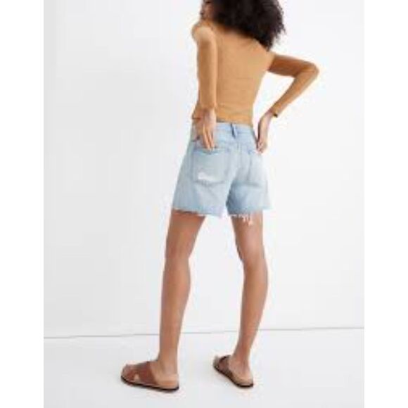 Relaxed Mid-Length Denim Shorts in Steenwick Wash: Ripped Edition - Picture 2 of 5